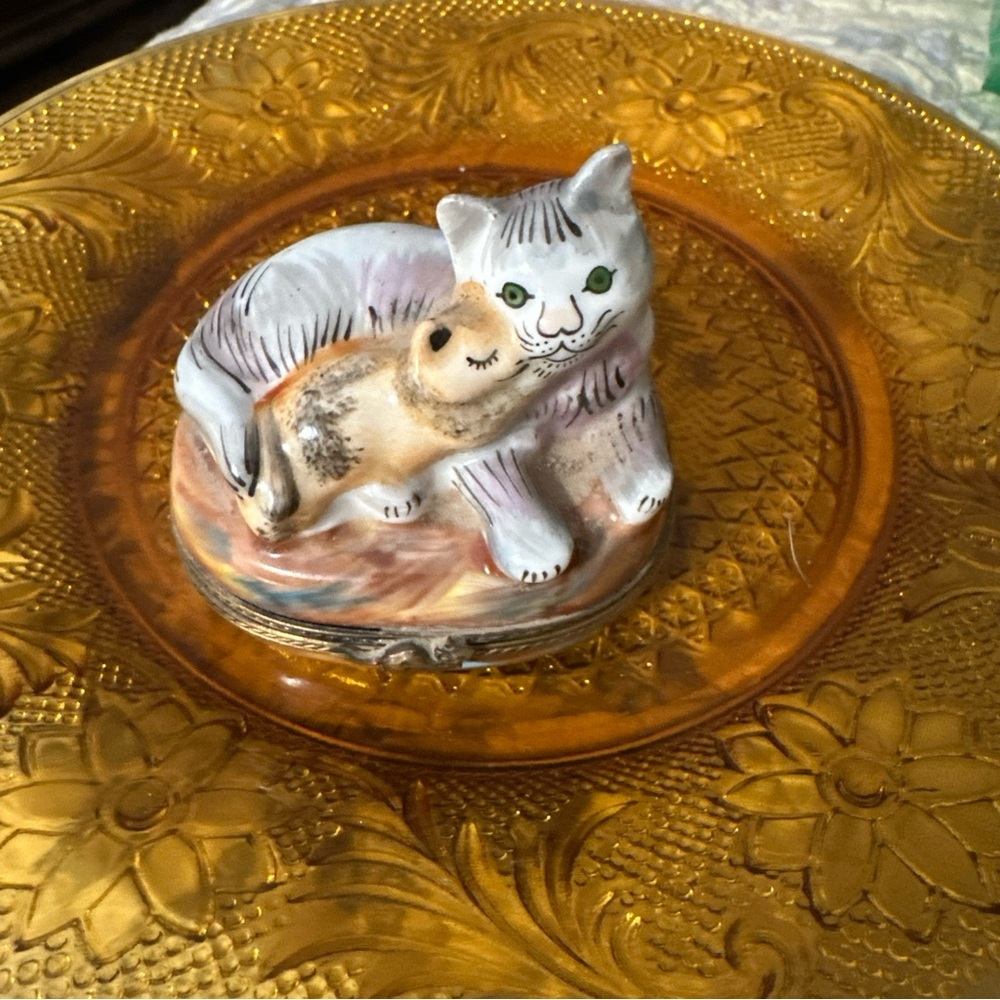 A.L. Limoges Vintage Cat and Kitten Porcelain Box with Brass Mouse Press Closure